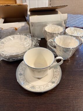 Carico Tivoli China Teacup & Saucer 4 Piece Set